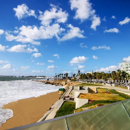 Phaedrus Living: Seaside Luxury Flat Limnaria 152 Apartmán Paphos