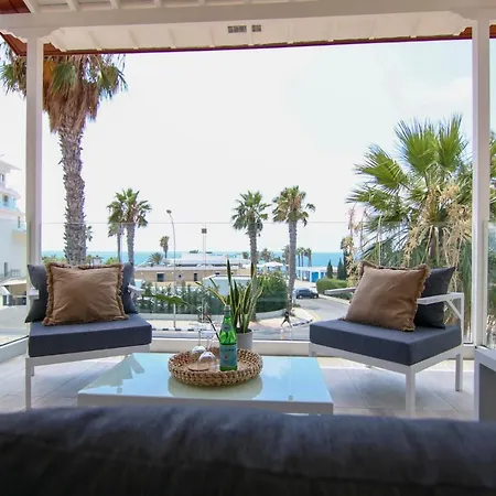 Phaedrus Living: Seaside Luxury Flat Limnaria 152 Paphos