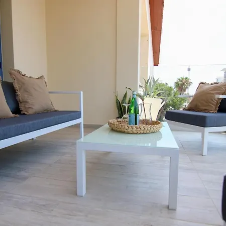 Apartment Phaedrus Living: Seaside Luxury Flat Limnaria 152