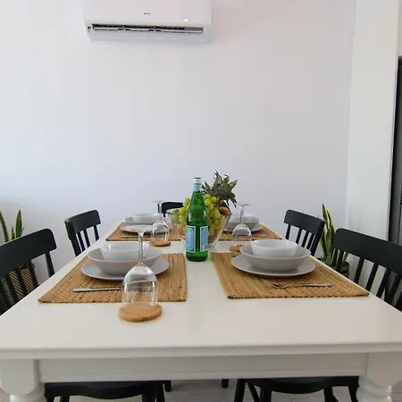 Apartment Phaedrus Living: Seaside Luxury Flat Limnaria 152 Paphos