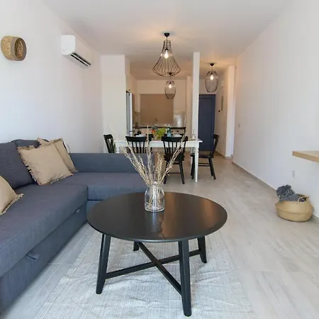 Apartment Phaedrus Living: Seaside Luxury Flat Limnaria 152 Paphos