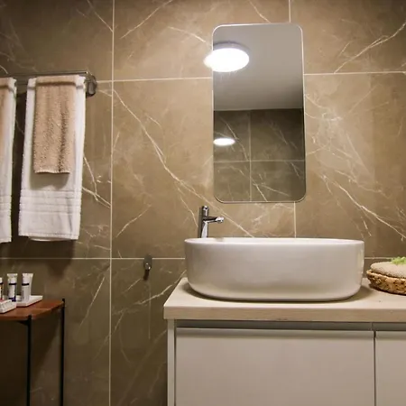 Apartment Phaedrus Living: Seaside Luxury Flat Limnaria 152 Paphos