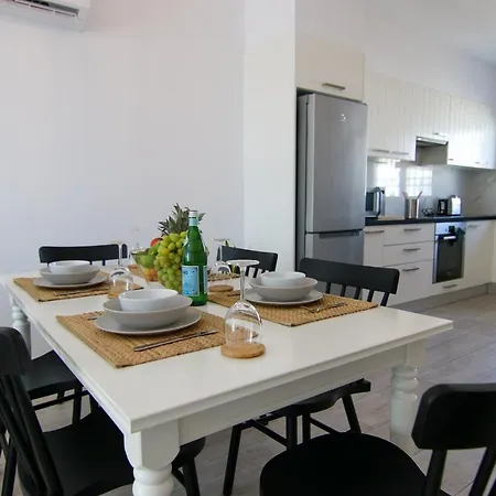 Phaedrus Living: Seaside Luxury Flat Limnaria 152 Пафос