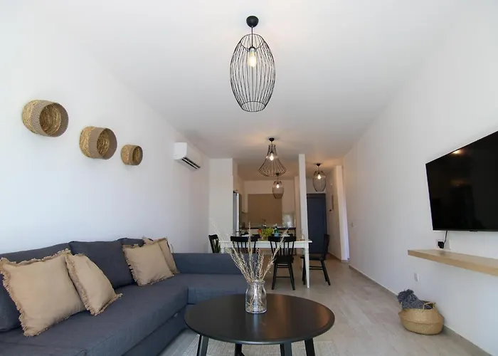 Phaedrus Living: Seaside Luxury Flat Limnaria 152 パ フォス