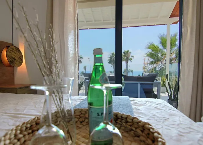 Phaedrus Living: Seaside Luxury Flat Limnaria 152 アパート *